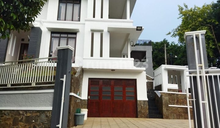 Rumah Hook Mewah Harga Murah di Bukit Golf Riverside Cibubur Siap Huni
