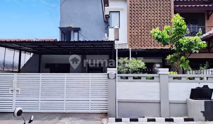 Rumah Mewah Murah di Galaxy Bekasi Dekat Tol dan L R T