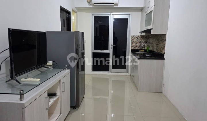 Apartment Oak Tower 2 BR Semi Furnished Pulo Gadung, East Jakarta