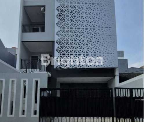 Rumah Brand New, Bisa Buat Usaha Kos Elite Dikelapa Gading Atau Untuk Keluarga Besar Dengan Kamar Banyak Di Kelapa Nias, Jakarta Utara