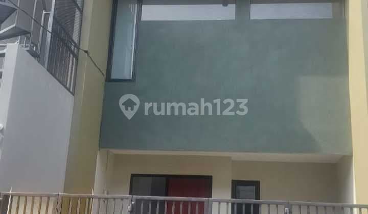 3-Storey Modern Minimalist House in Gading Cipta Residence Complex, Kelapa Gading, North Jakarta