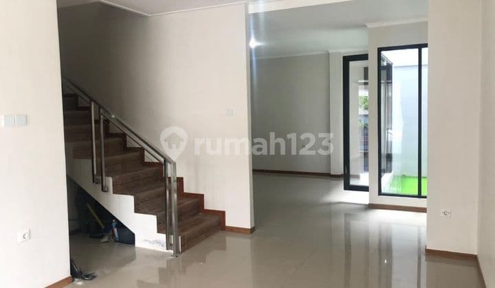 Rumah minimalis 2 Lantai dengan city view