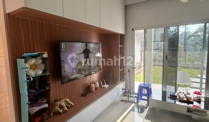 Rumah Cantik Setiabudi Regency