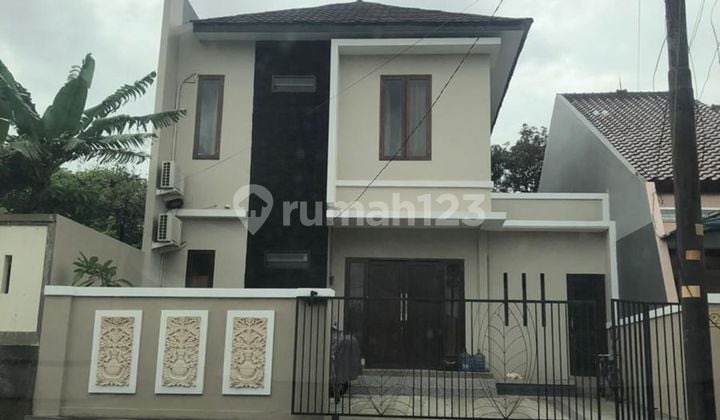 Rumah Cantik Strategis Dalam Komplek Elite. di Tb Simatupang. Dalam Komplek Elite dan Asri di Belakang Kantor Pajak 2 Lantai di Jakarta Selatan