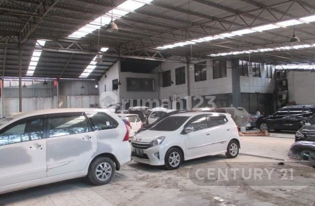 Bangunan Workshop Mobil Di Cempaka Putih