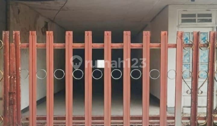 The Building Structure is Still Sturdy, Utan Kayu, East Jakarta