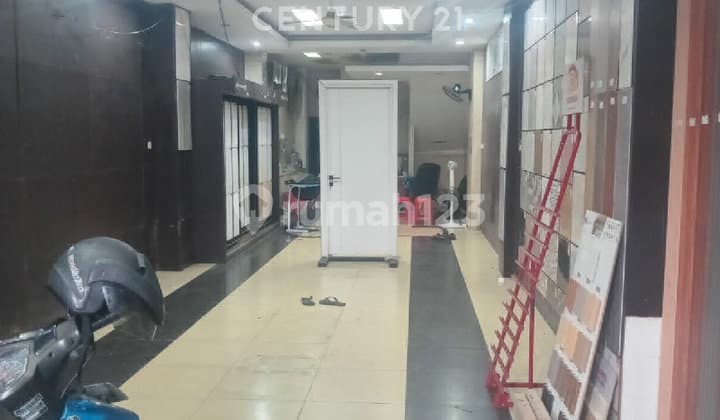 Murah !! Ruko 3 Lantai Pinggir Jalan NJOP di Jakarta Pusat