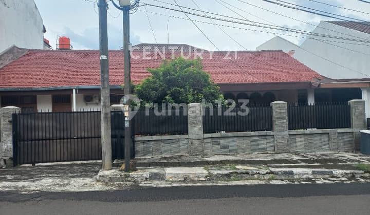 Rumah Lama Tanah Luas Jalan Lebar di Pondok Labu Cilandak Jaksel