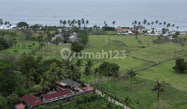 Tanah dekat pantai Stangi cocok untuk villa