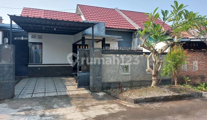 Rumah di Kompleks Perumahan Bhp Labuapi