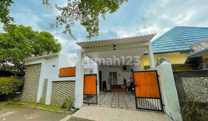 Rumah di Kompleks Perumahan Sayang-Sayang Mataram