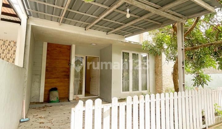 Rumah di kompleks Royal dekat sunsetland
