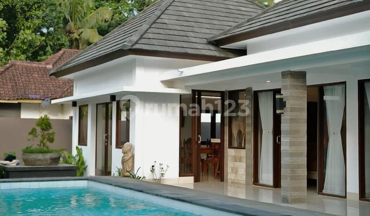 Modern Minimalist Villa in Batu Layar Near Senggigi
