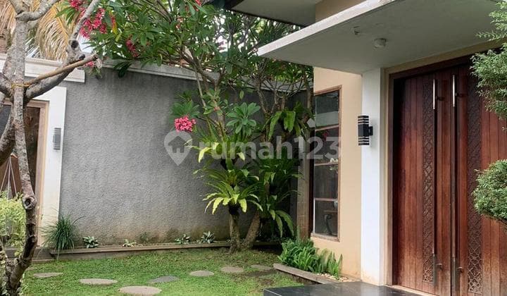 Rumah Mewah di Kompleks Kodya Asri Kota Mataram Konsep Bungalow villa