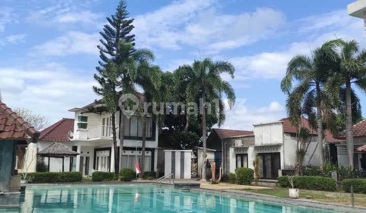 Rumah Lantai 2 di Kompleks Meninting Regency