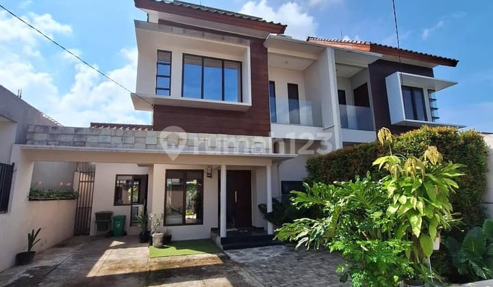 Modern house in the Riverside Park complex, Mataram City