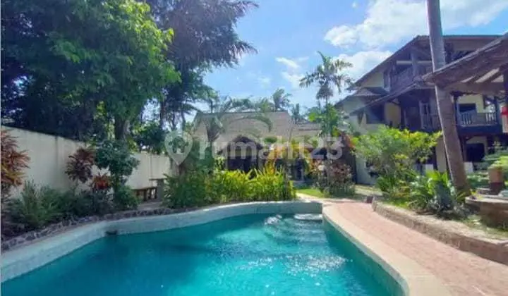 Villa for sale in Gunung sari