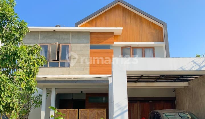 Luxury house near NW Pagesangan Mataram campus.