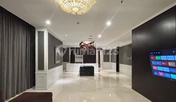 Affordable Sale: Senopati Suites 3-Bedroom Apartment with Spacious Living Area and Large Master Bedrooms