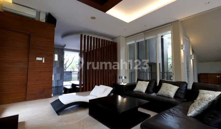 Ready-to-Occupy Fully Furnished House in Lippo Karawaci Golf Garden