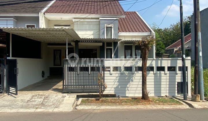 Beautiful, Comfortable, and Well-Maintained House in Griya Loka BSD City, Tangerang