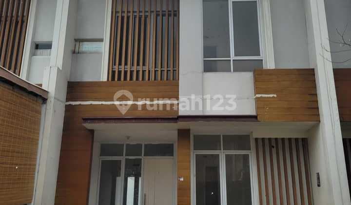 Nice 2-Story House in Garden Ville Cluster, Citra Raya Tangerang