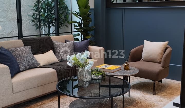 RUMAH BARU CLUSTER MEWAH BELLEFONT EAST AT SUMMARECON SERPONG 3LANTAI