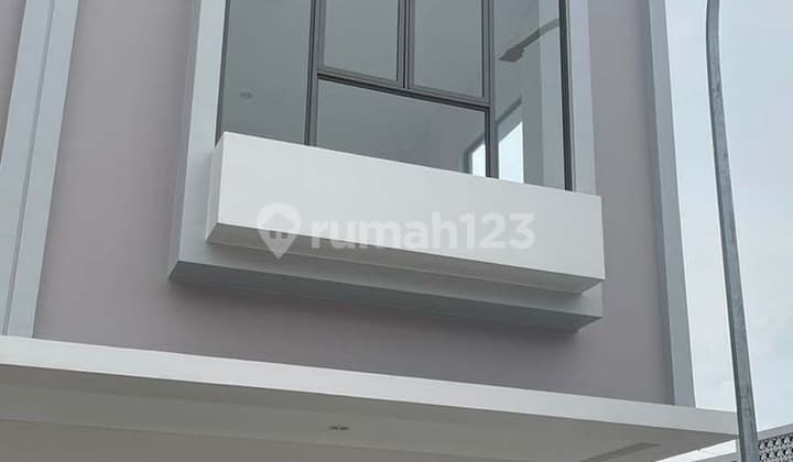 Ruko, 2 Lantai Siap Pakai di Aniva Grande Kawasan Ramai di Gading Serpong