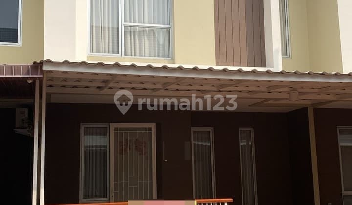 Minimalist House in Malibu Village Gading Serpong