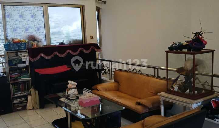 House in Kebun Jeruk Indah, West Jakarta, LT 200M²