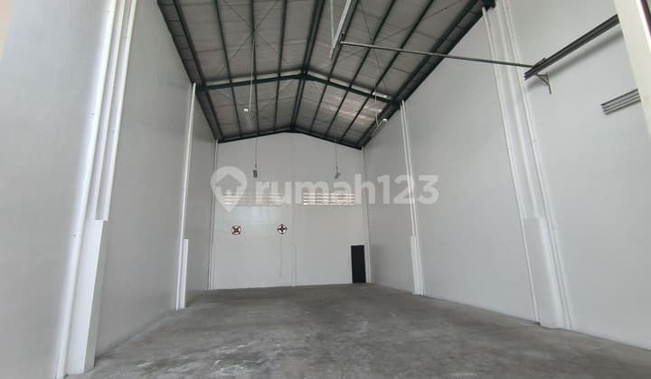 Gudang di Bizpark Daan Mogot, Gudang Plong, Lt 216M²