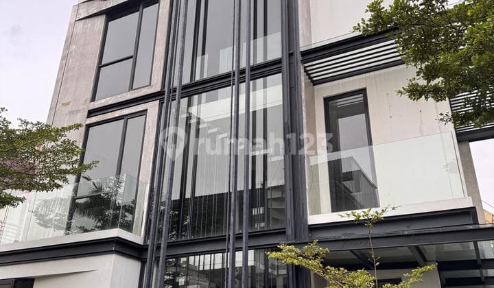 House at Pantai Indah Kapuk Layar Permai, Land Area 84M²