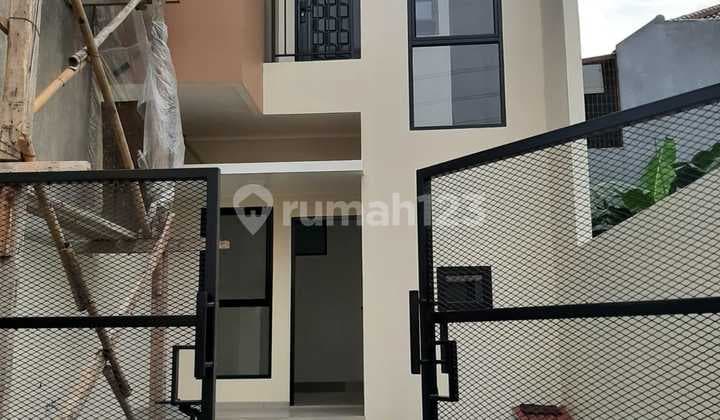 House in Metland Puri Size 4.5x14.2 Ready, 2 Floors, SHM