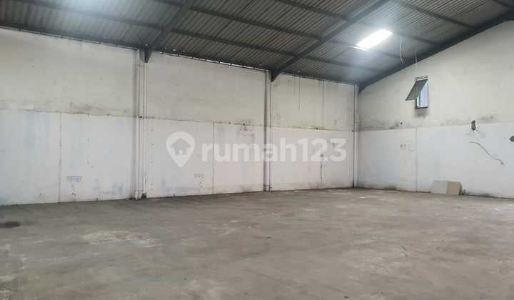 Gudang di Bandara Mas, Gudangnya Plong, Lt 560M²