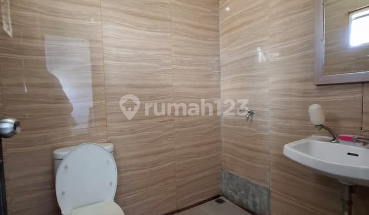 Rumah Park Residence. Taman Surya 5.. Size 7x15m. Building area 157m2. 2 Floors. Renovated.. 2.6M Negotiable
