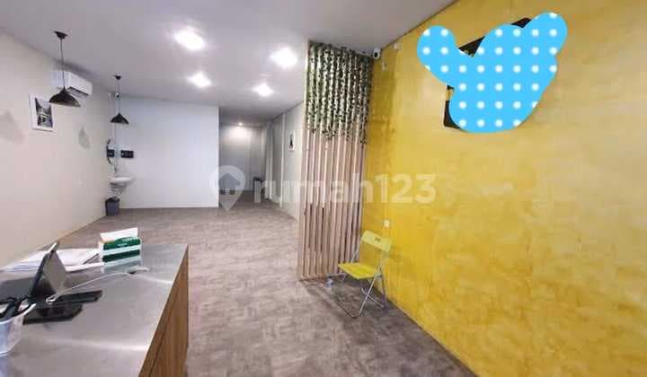 Taman Palem Lestari Shop House.. Culinary Area. Very Strategic. Suitable for Restaurant. Cafe. Showroom.. Land 4.5x15m.. 3 Floors. 4.75m Negotiable.