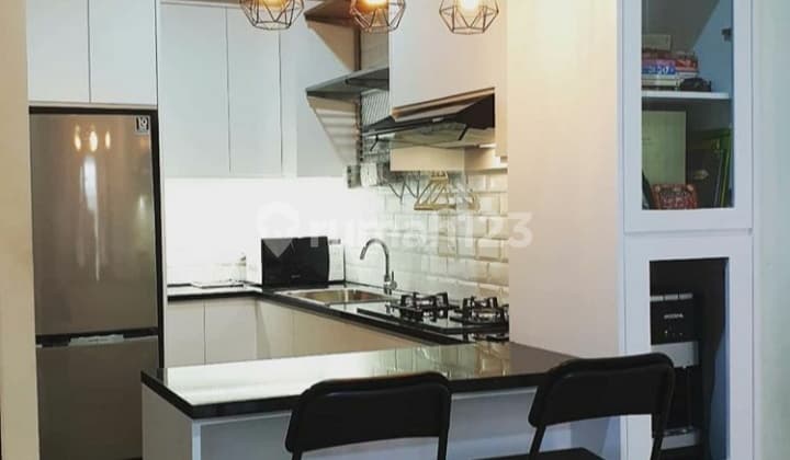 Rumah Bagus @ Green Village Cipondoh. Uk 4X12m. 2 Lantai.. SHM. 975Jt.. Semi Furnish