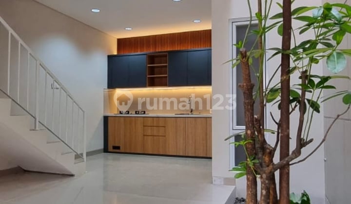 Rumah Bagus @ Jl Mangga Duri Kepa Jakarta Barat. Uk 4.5X15m 3 Lantai Full.. SHM dan IMB Lengkap..2.35M Nego