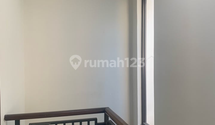 Greenlake City House. Size 6x16m. 2 Floors. 70 Million/Year Negotiable.