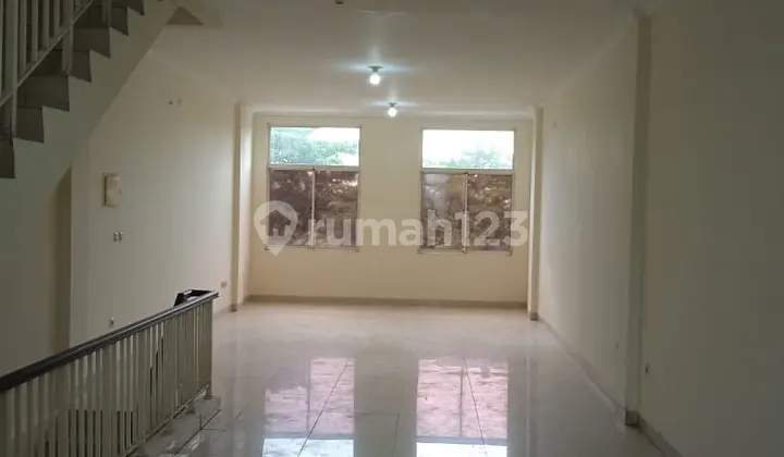 Sedayu ******* 4.5x15m. 3.5 Floors. Ready. SHGB. 3.1M Negotiable.