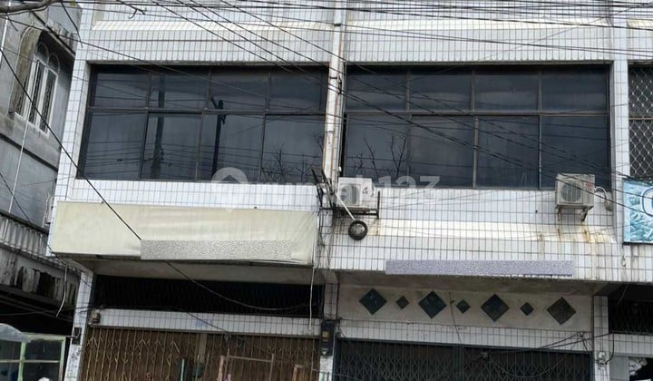Disewakan 2 Unit Ruko Lokasi Strategis di Jalan Riau Kota Pekanbaru