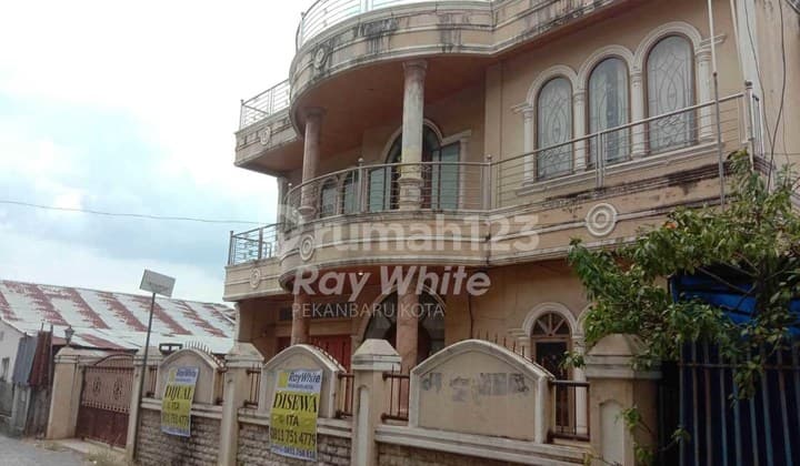 For Sale 3-Story House Located in Sukajadi, Pekanbaru