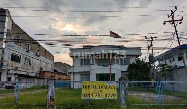 For Rent: Spacious Warehouse Plus Office Located on Soekarno Hatta Street.