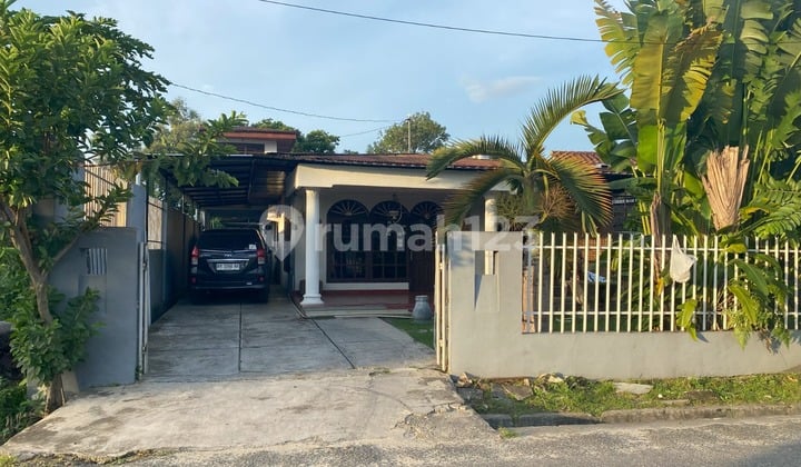 Dijual Rumah Siap Huni 2 Lantai Terdiri Dari 2 Buah Rumah