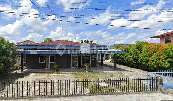 For Rent: House Suitable for Cafe, Office in Senapelan, Pekanbaru