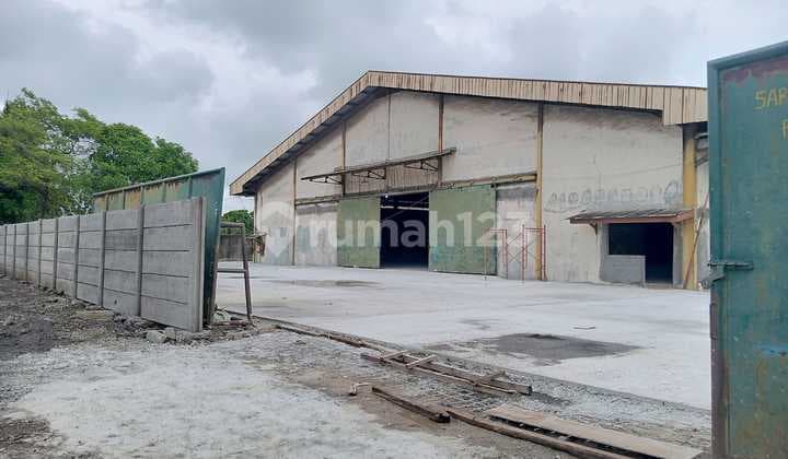 Warehouse, highly strategic location in the Cakung Cilincing area, North Jakarta