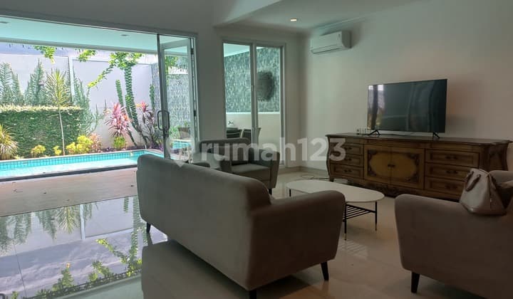 Rumah With Pool @ Sentral Lippo Karawaci