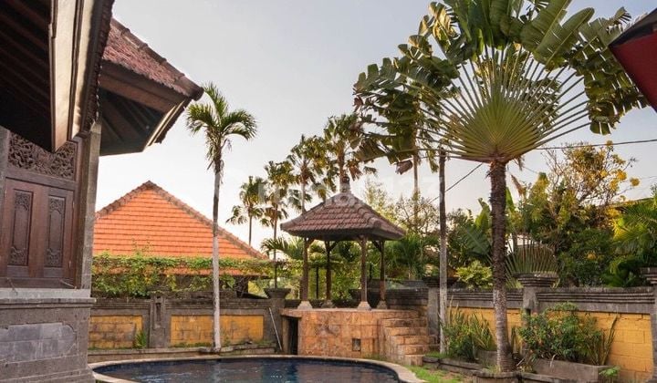 Kerobokan Elite Environmental Villa Bonus Land