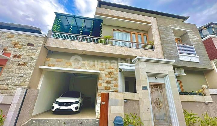 RUMAH MODERN TENGAH KOTA DEKAT MALL LIVING WORLD GATSU TIMUR