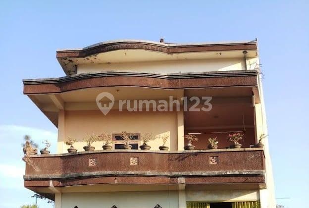 3-storey shophouse commercial building for sale in Singaraja